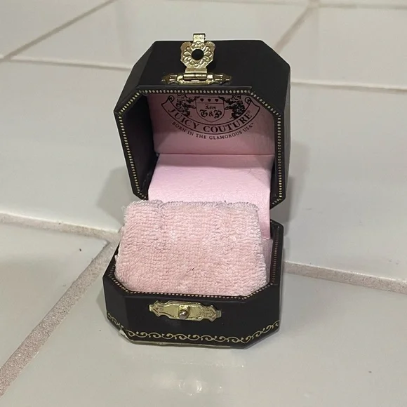 Vintage Juicy Couture Earring Box 🩷 - Picture 2 of 4